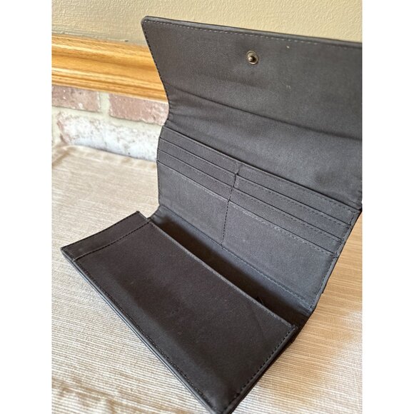 Relic Embossed Leather Wallet With Paisley Design & Snap Closure Tan - Picture 5 of 16